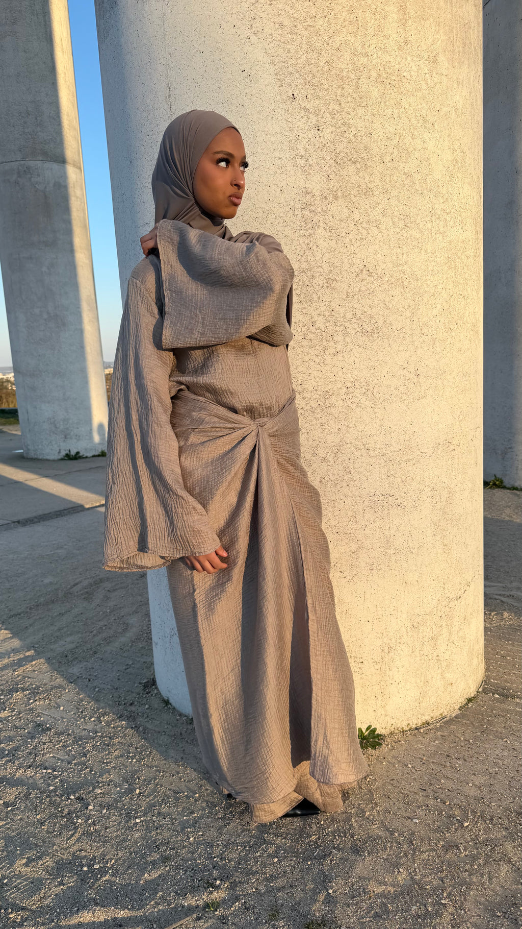 Abaya avec jupe a nouer